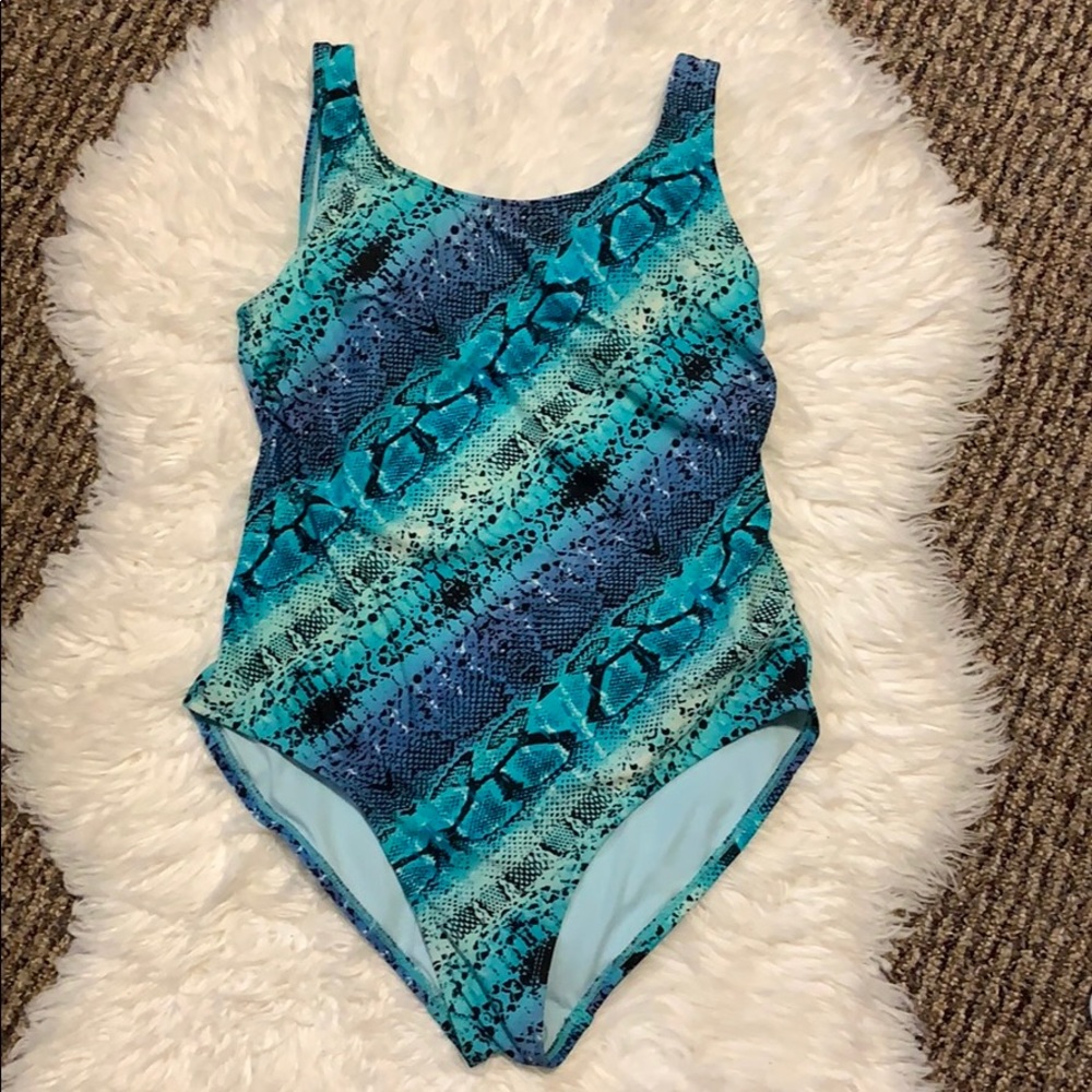 5 for $25🎈Trending snakeskin pattern Catalina one piece
